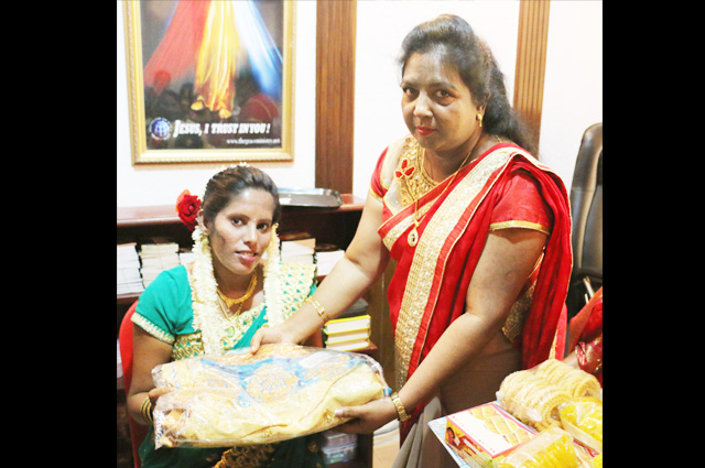 Sis Hanna Richard organized beautiful Baby Shower ceremony for an Expectant Mother amidst the Grace Ministry team in Mangalore. Devotees gathered poured out their blessings and graced the occasion.